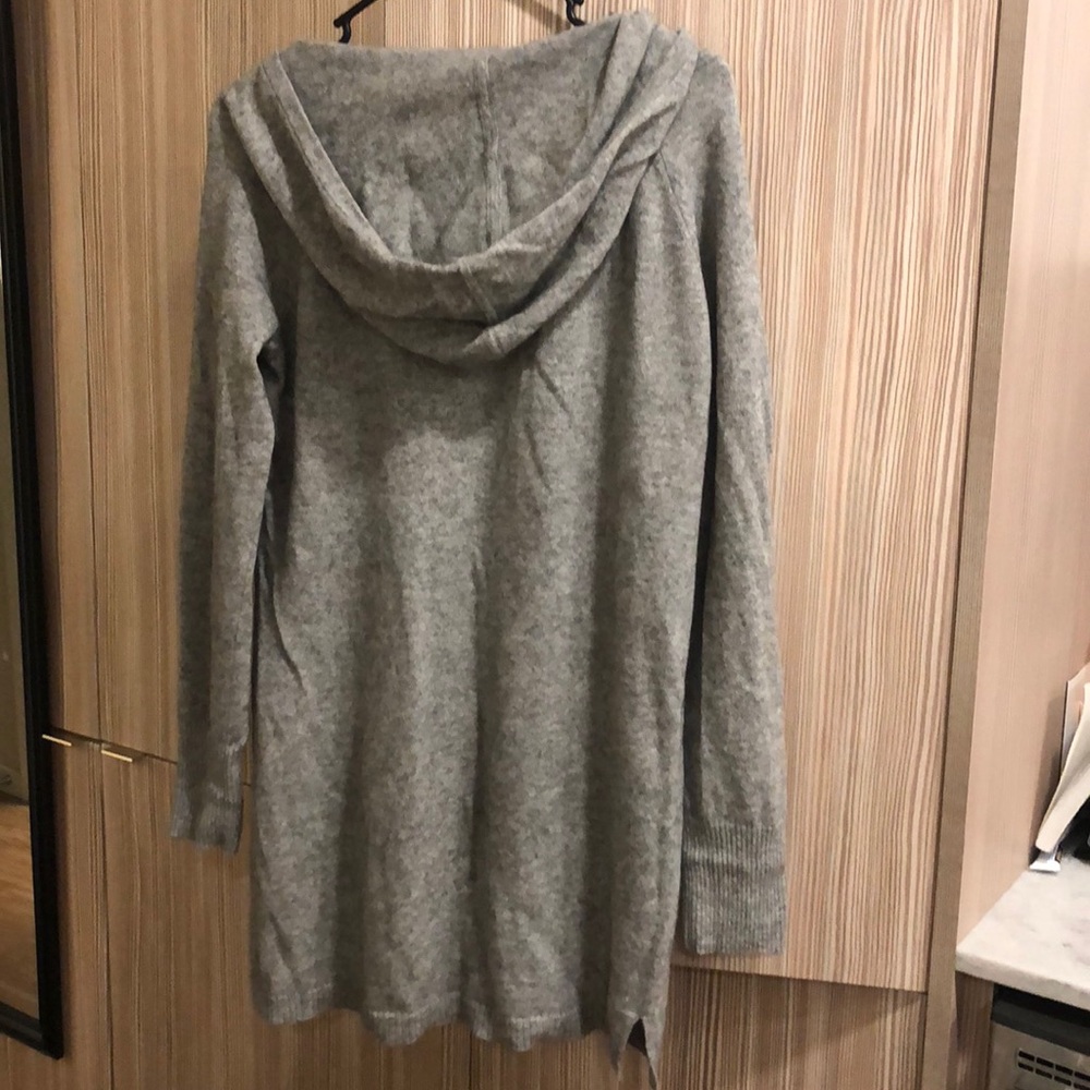Long sweater with a hood one size
